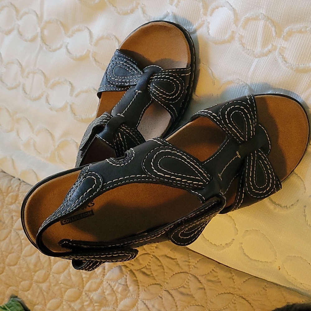Clark's Lexington walnut sandals in black nwot